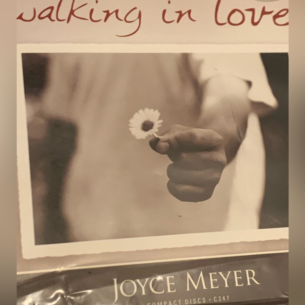Joyce Meyer 'Walking in Love' 6cd set 💿